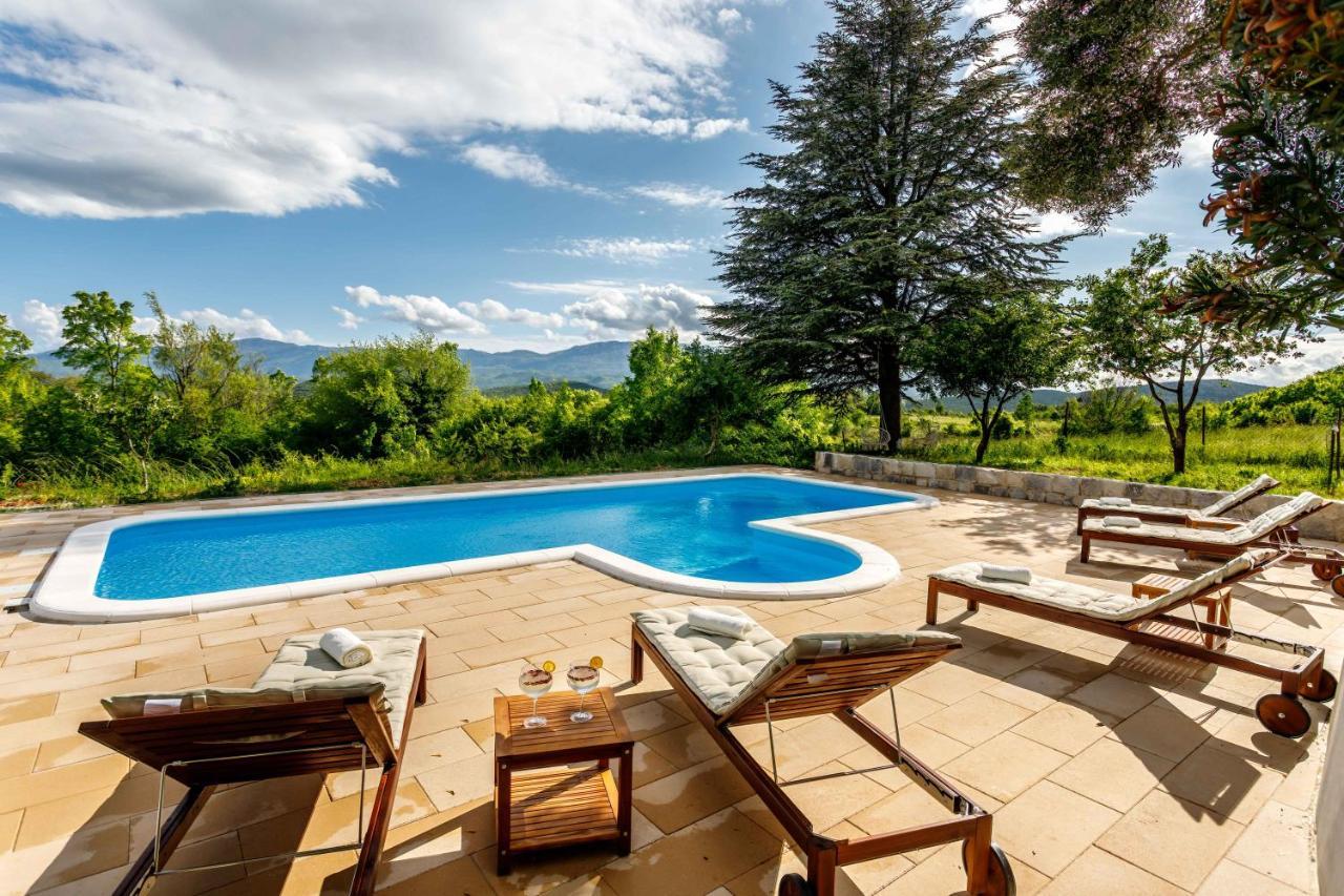 Casa Di Oliva-House With Heated Pool & Jacuzzi In Trilj, Croatia Villa Dış mekan fotoğraf