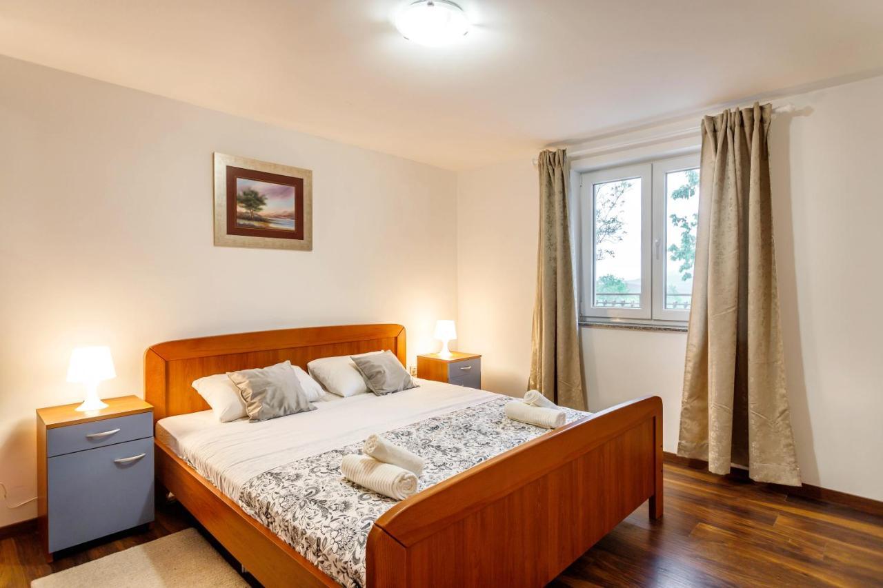 Casa Di Oliva-House With Heated Pool & Jacuzzi In Trilj, Croatia Villa Dış mekan fotoğraf